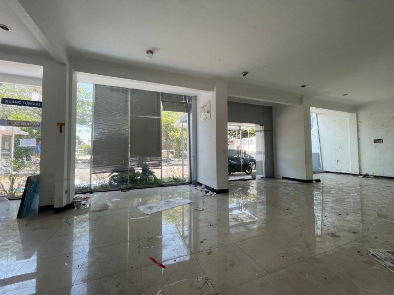 Disewakan Gedung Showroom Lokasi Usaha Premium di HR Muhammad Surabaya Barat - Thumbnail 3