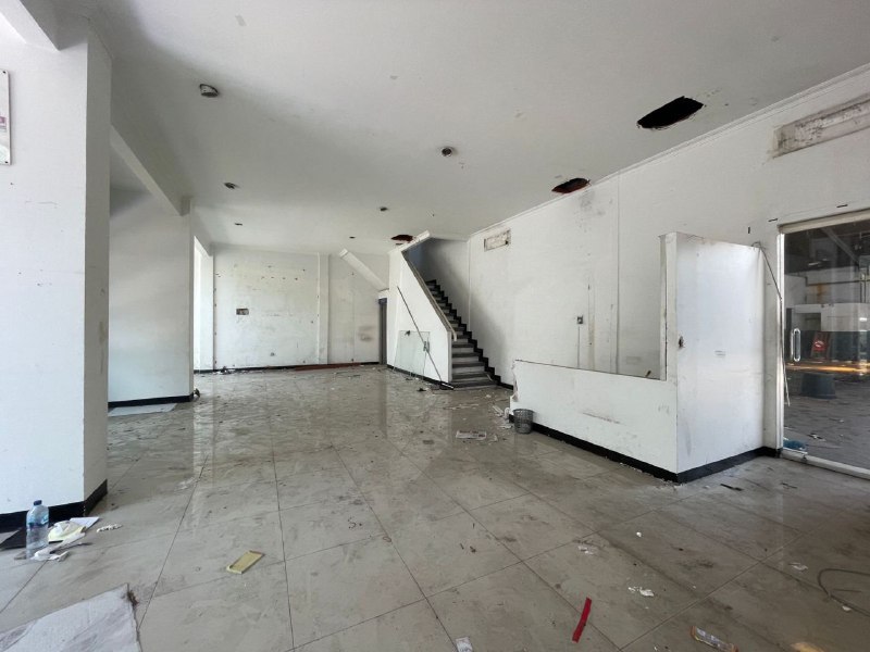 Disewakan Gedung Showroom Lokasi Usaha Premium di HR Muhammad Surabaya Barat - Thumbnail 6