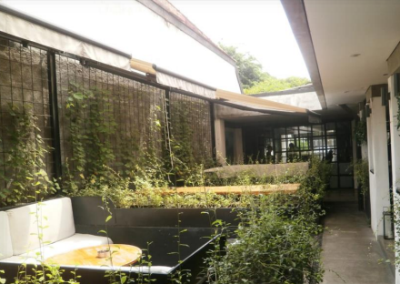 Dijual Rumah Cafe Strategis di Ciamanuk Surabaya Pusat - Thumbnail 3
