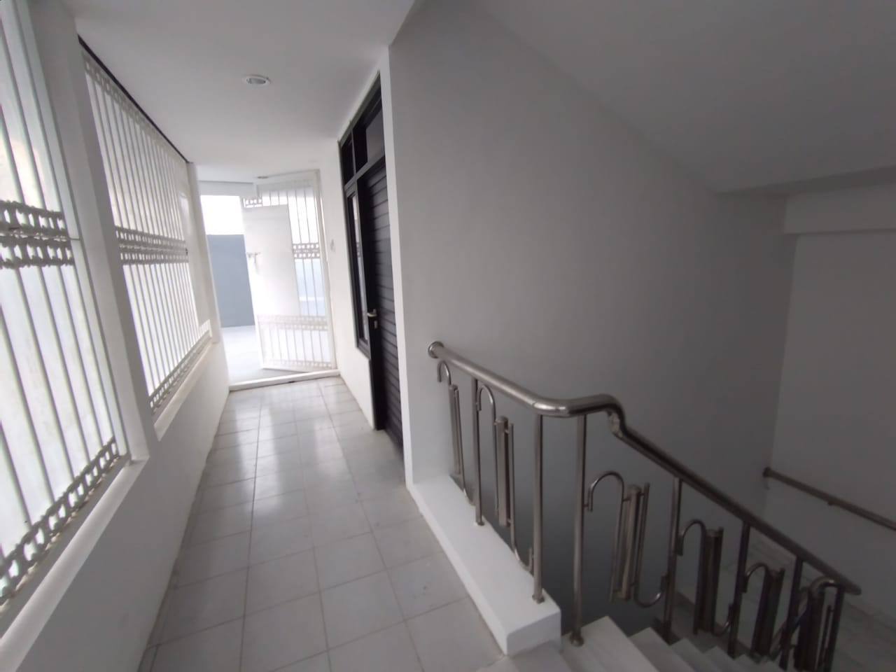 Disewakan Ruko Lokasi Strategis di Jalan Kenjeran Surabaya Utara - Thumbnail 8