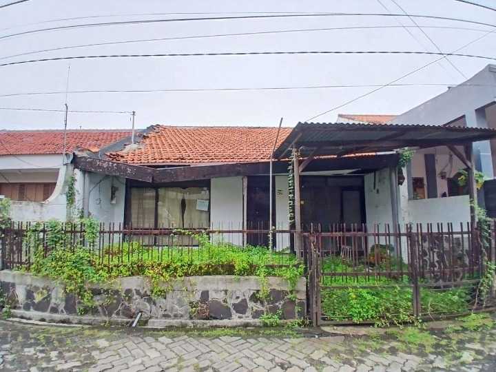 Dijual Strategis Rumah Hitung Tanah di Jalan Ngagel Timur Surabaya Timur - Image 1