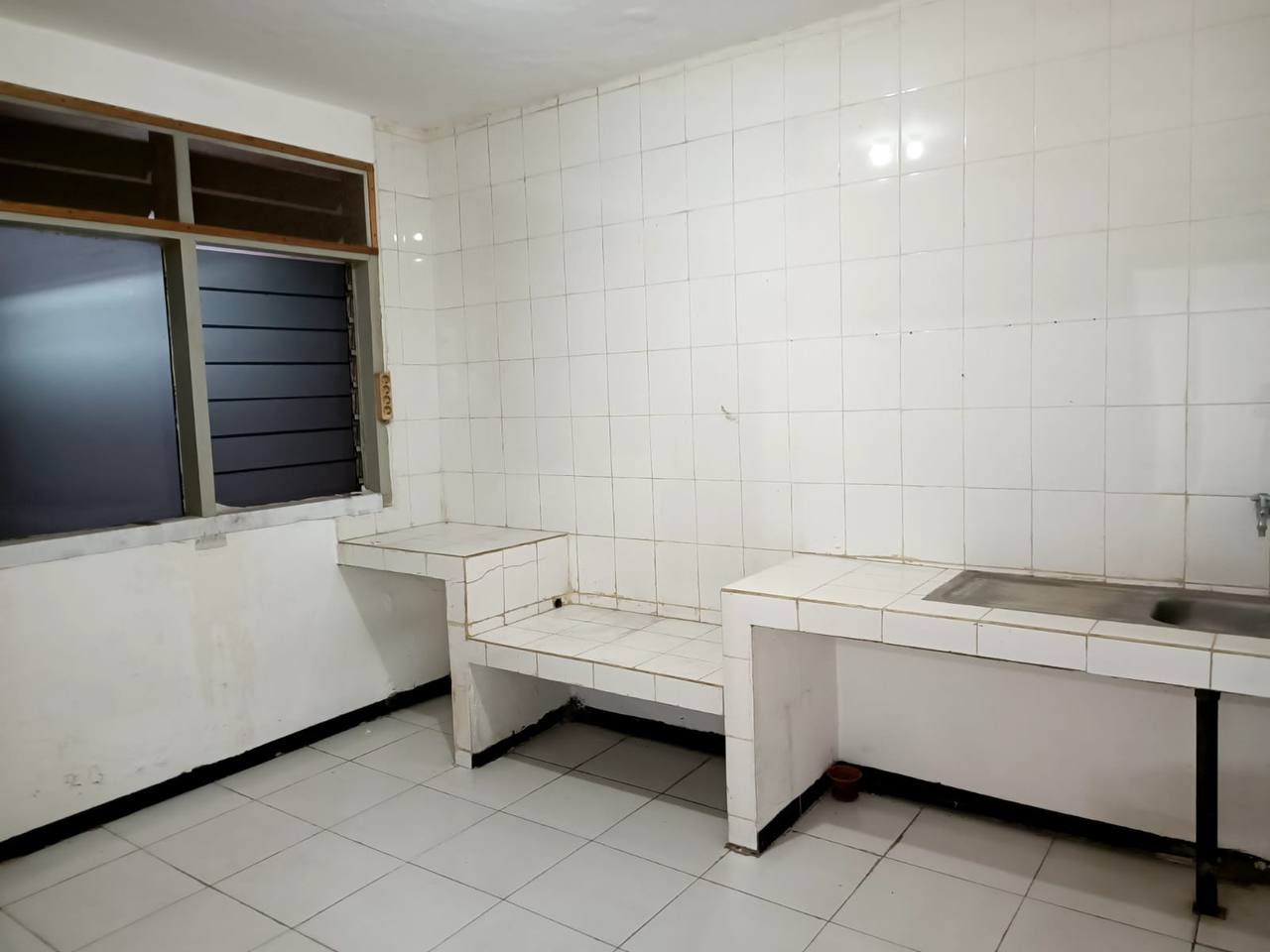 Dijual Rumah Siap Pakai di Jalan Babatan Pantai Utara Surabaya Timur - Thumbnail 7