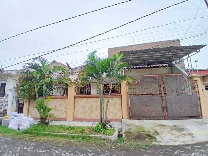 Disewakan Rumah Siap Huni di Jalan Ngagel Jaya Tengah Surabaya Timur - Image 1