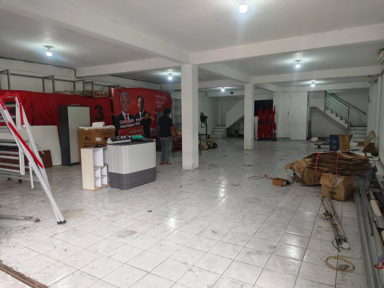 Disewakan Ruko Strategis Kembar Lokasi Strategis di Jalan Raya Kenjeran Surabaya Timur - Thumbnail 3