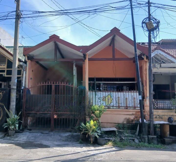 Dijual Murah Rumah Nyaman di Griya Babatan Mukti Wiyung, Surabaya Barat - Image 1