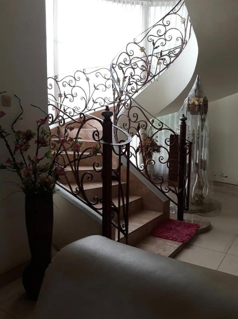 Dijual Rumah Mewah 2 Lantai di Kutisari Utara Surabaya Selatan - Thumbnail 4