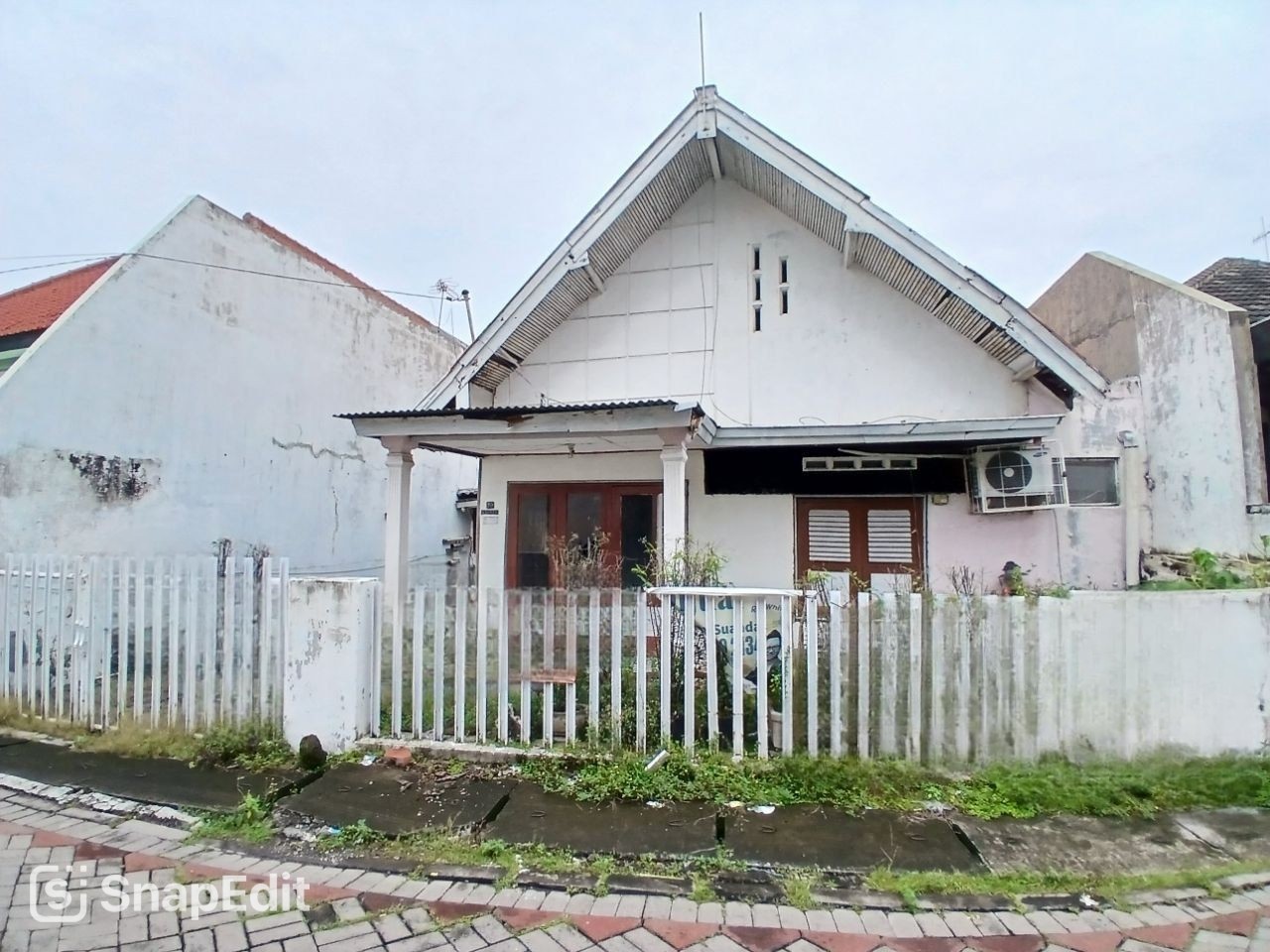 Dijual Rumah Strategis di Ngagel Jaya Tengah Surabaya Timur - Image 1