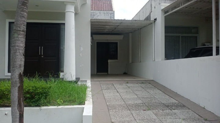 Disewakan Rumah 1 Lantai Siap Huni di Royal Park Surabaya Barat - Image 1