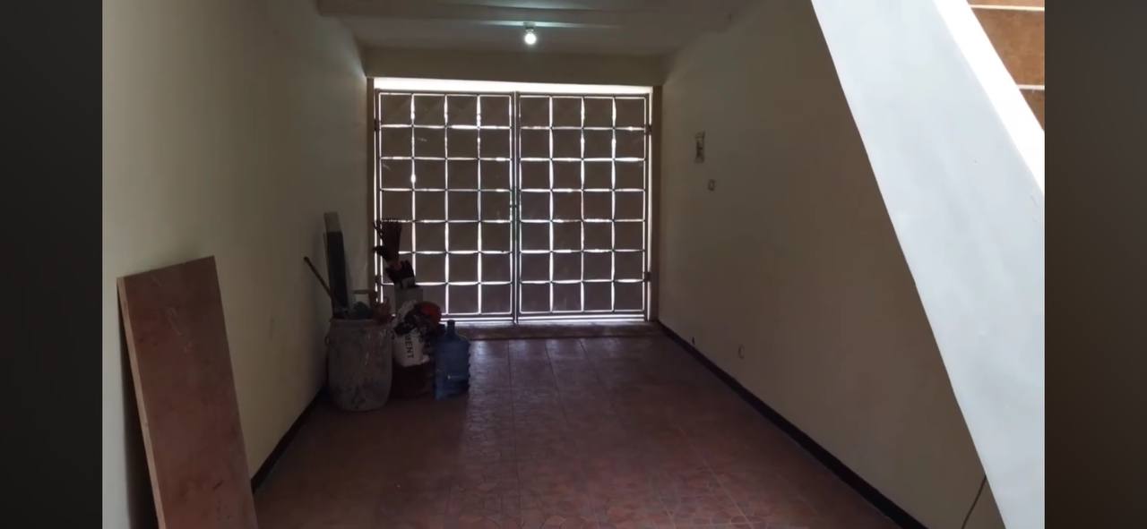 Disewakan Rumah di Jemur Andayani Siap Huni Surabaya Selatan - Thumbnail 3