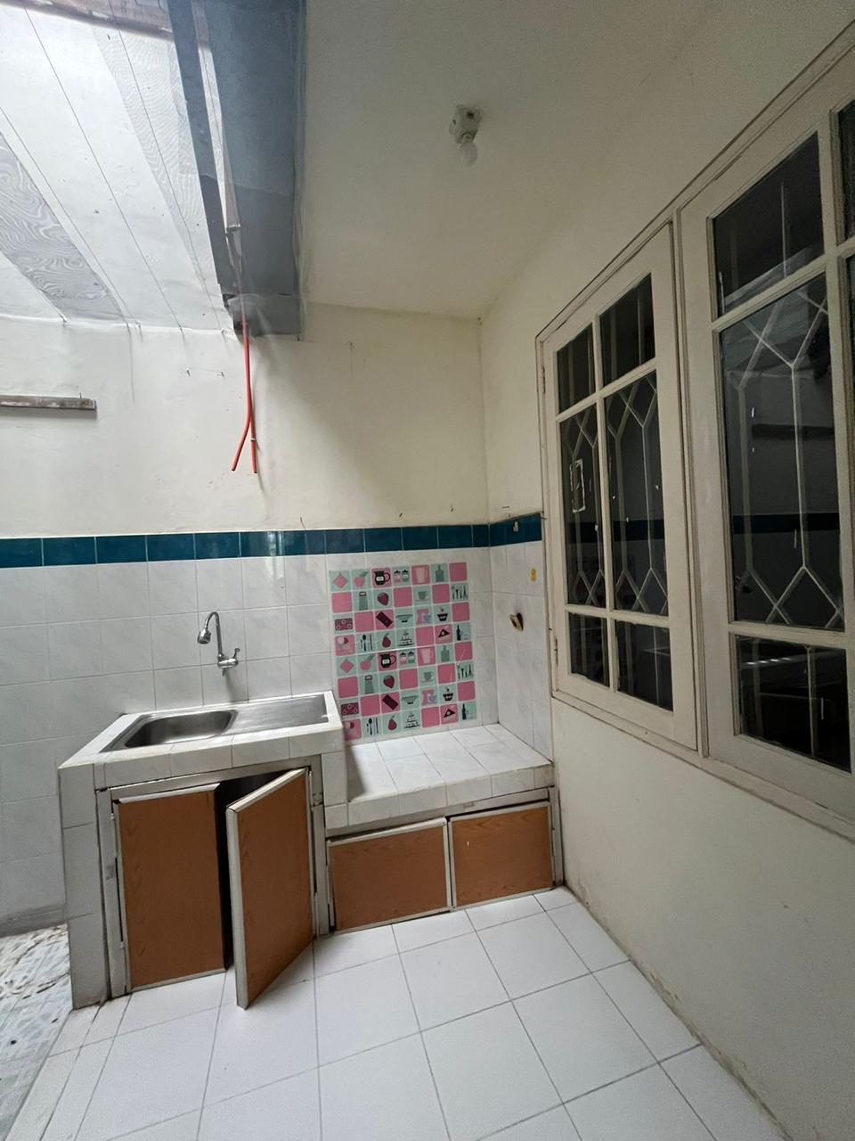 Disewakan Rumah 1 Lantai Strategis di Puri Asri Pakuwon City Surabaya Timur - Thumbnail 2