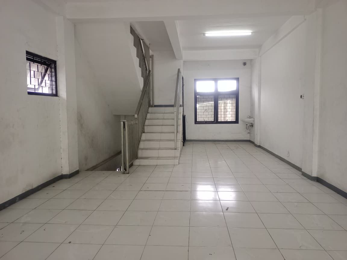 Disewakan Ruko Strategis di Raden Saleh Surabaya Pusat - Image 1
