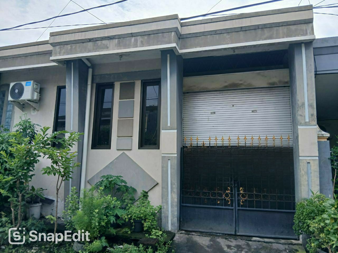 Dijual rumah usaha sekaligus tempat tinggal di kawasan Candi Lontar, Surabaya Barat. - Image 1