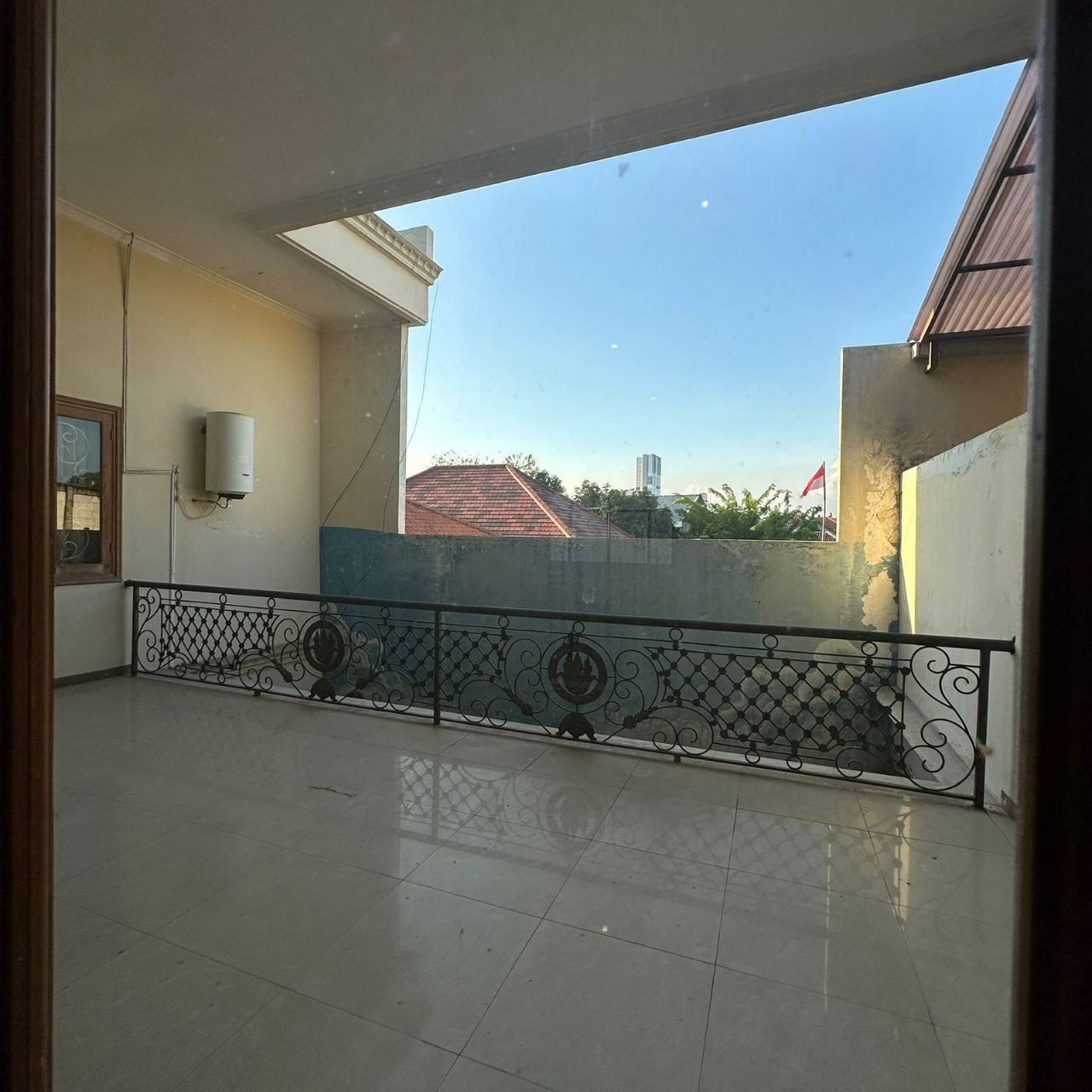 Dijual Rumah Mewah Luas di Margorejo Indah Utara Surabaya Selatan - Thumbnail 5