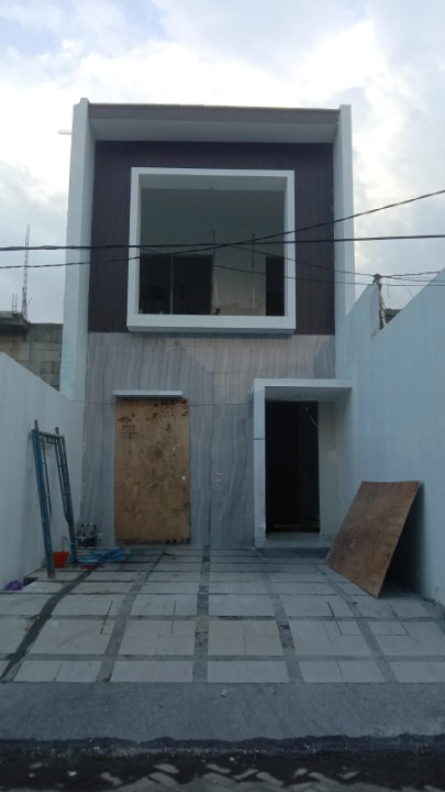 Dijual Rumah 2 Lantai Siap Huni di Wiguna Selatan Surabaya Timur - Image 1