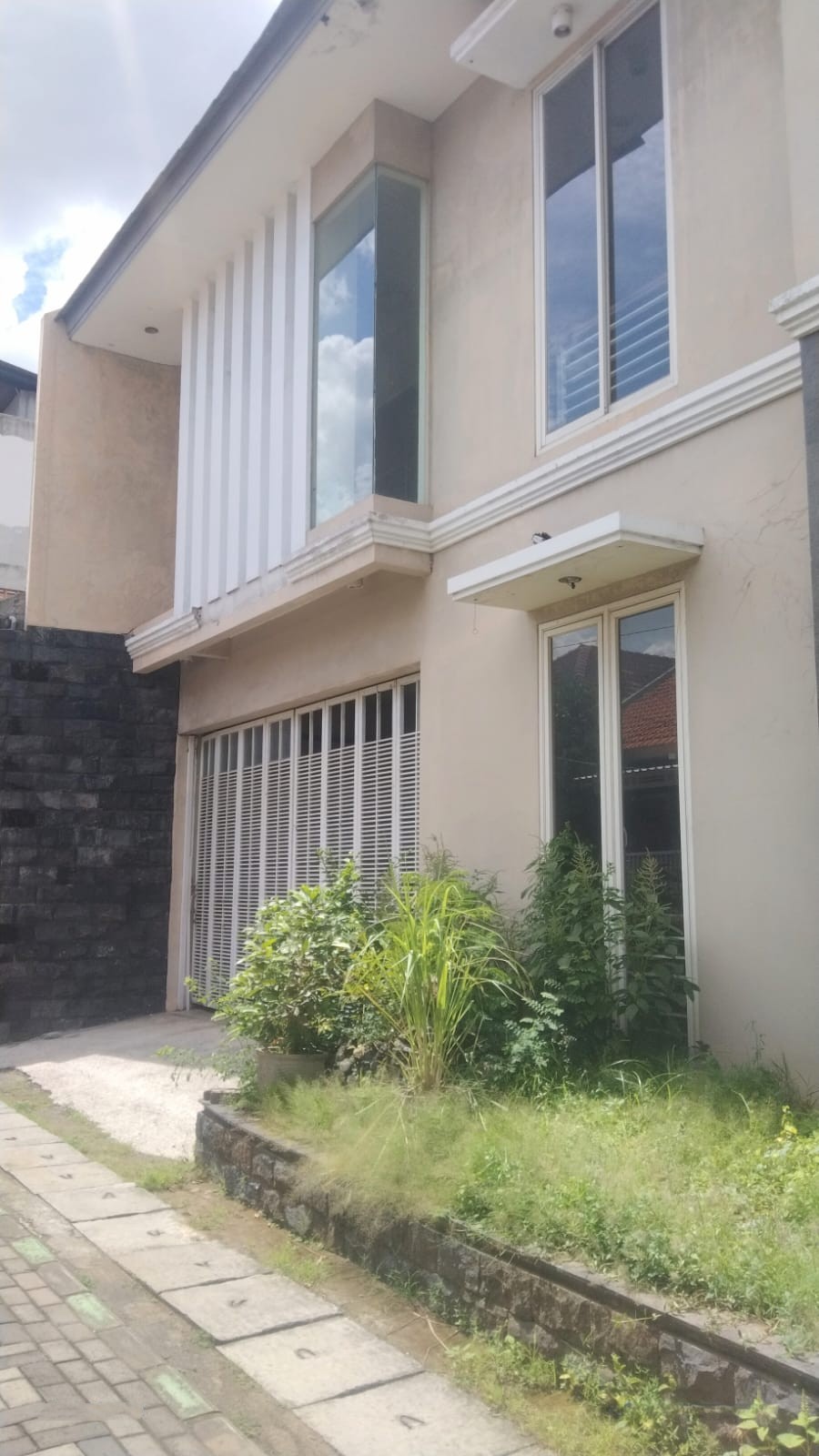 Dijual Rumah Elit di Graha Kebonsari Surabaya Selatan - Image 1