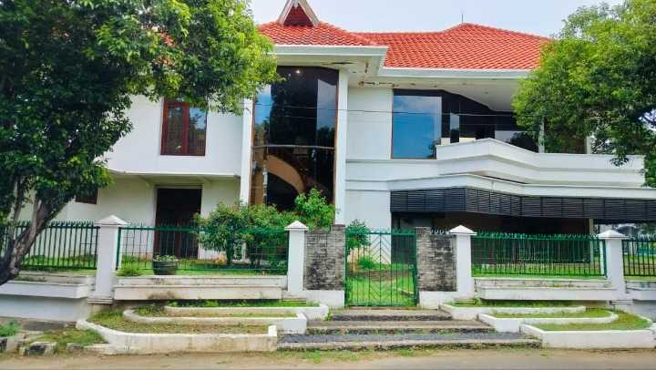 Dijual Rumah Mewah 2 Lantai di Margorejo Indah Surabaya Selatan - Image 1