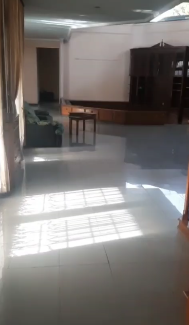 Dijual Rumah Mewah 2 Lantai di Margorejo Indah Surabaya Selatan - Thumbnail 3