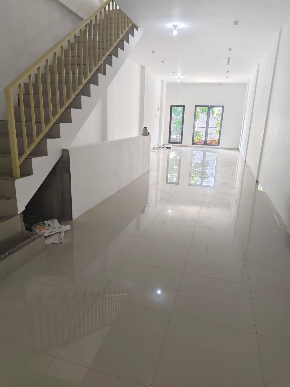Dijual / Sewa Ruko 3 Lantai Jalan Tambaksari Lokasi Strategis Surabaya Pusat - Thumbnail 3