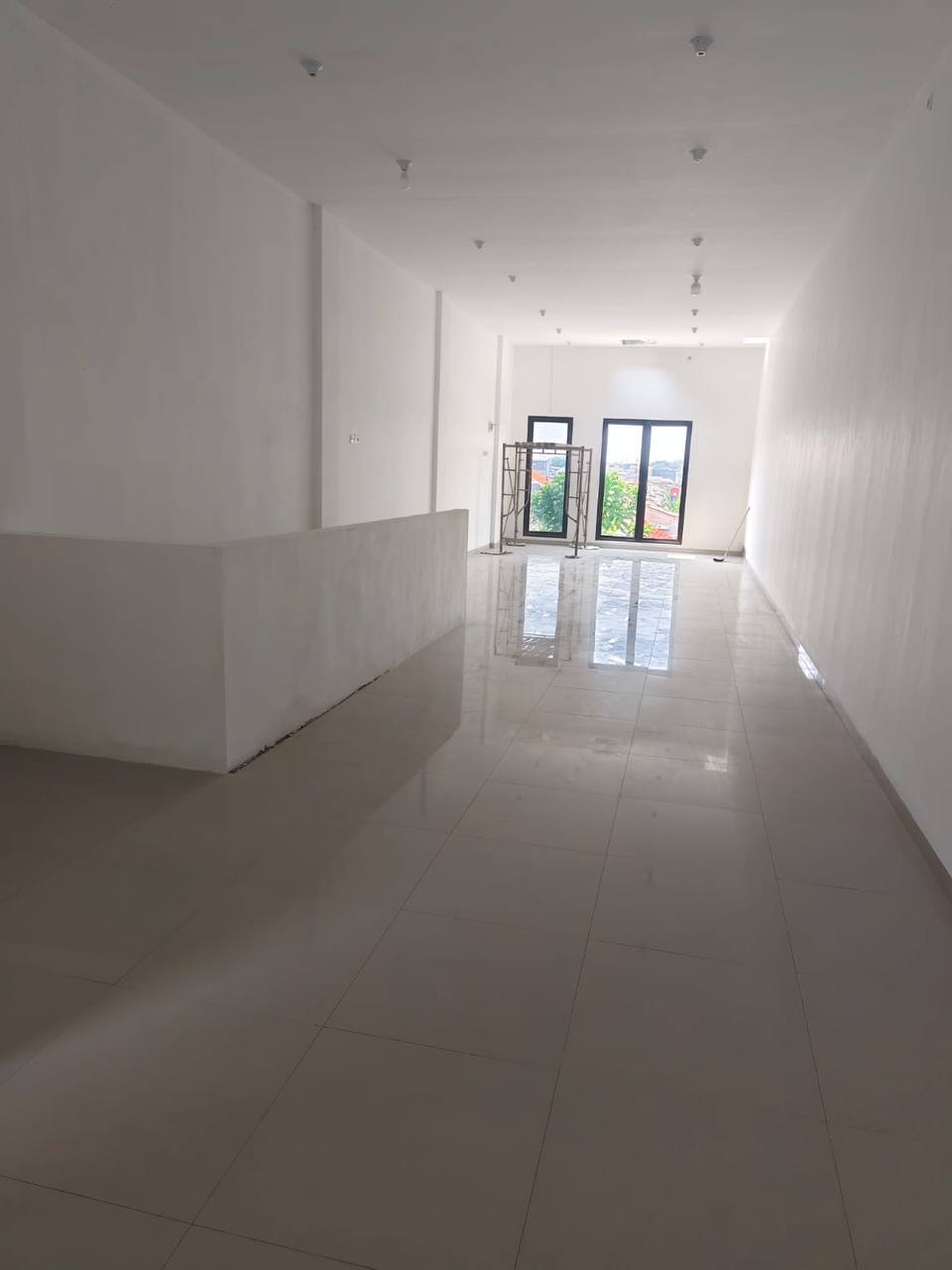 Dijual / Sewa Ruko 3 Lantai Jalan Tambaksari Lokasi Strategis Surabaya Pusat - Thumbnail 4