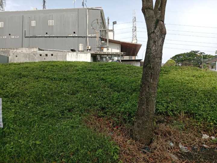 Dijual Tanah Lokasi strategis di Area Golf di Kawasan Citraland Surabaya Barat - Image 1