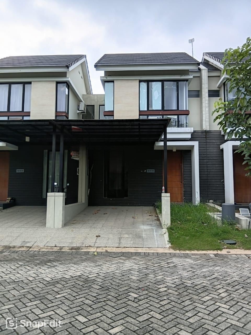 Disewakan Rumah Northwest Hill Citraland Surabaya Barat - Image 1