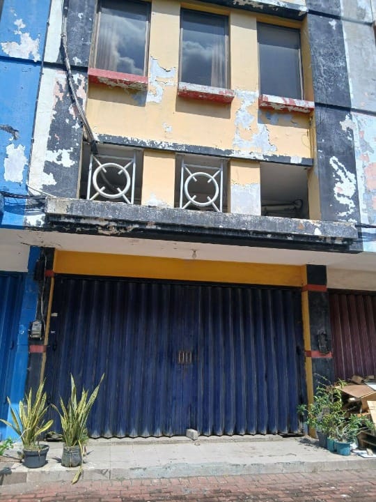 Disewakan Ruko 3 Lantai Mangga Dua Lokasi Strategis Surabaya Selatan - Image 1