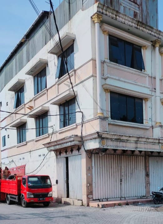 Disewakan Ruko 3,5 Lantai Fira 51 Raya Kenjeran Surabaya Utara - Image 1