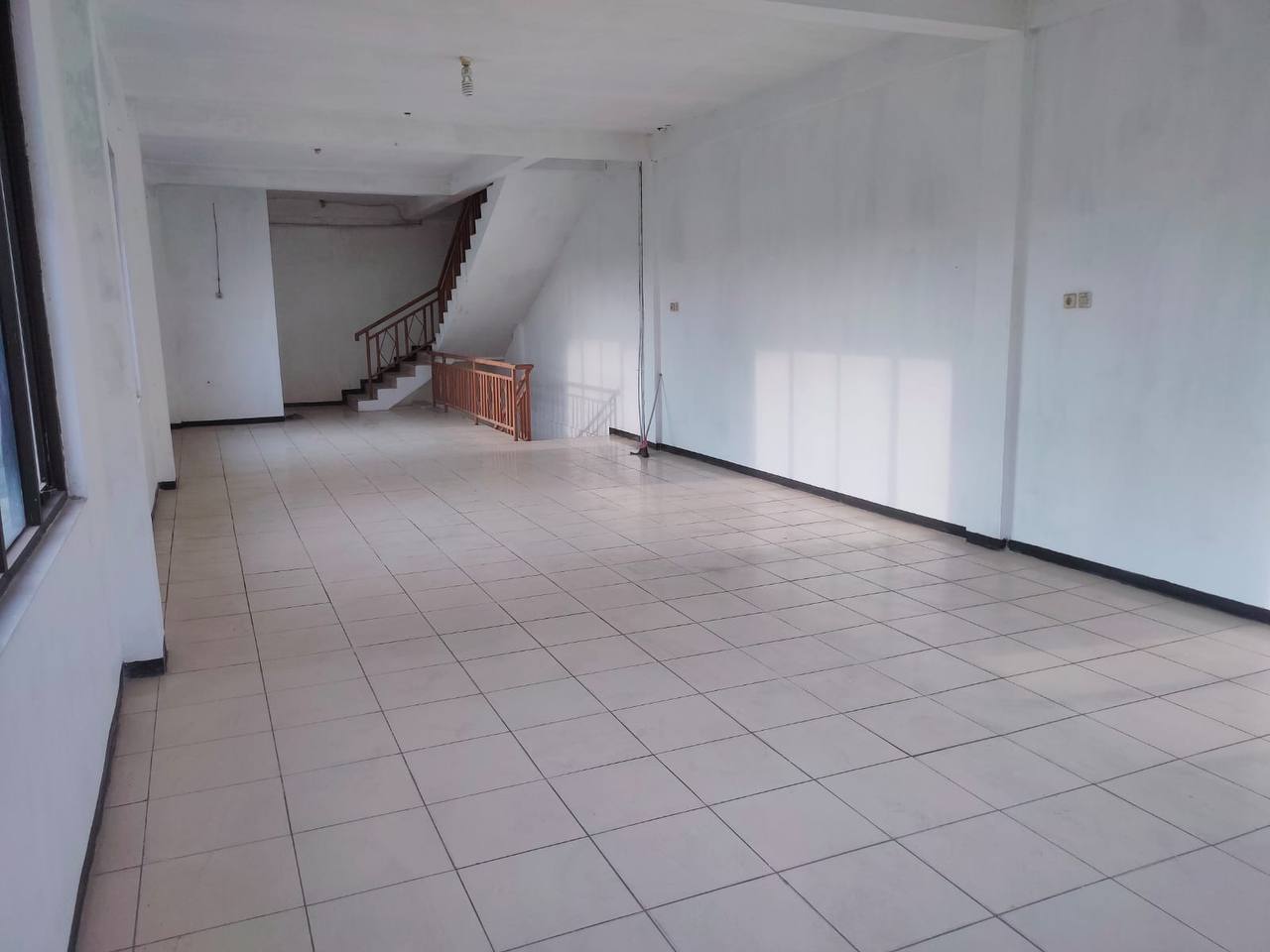 Disewakan Ruko 3,5 Lantai Fira 51 Raya Kenjeran Surabaya Utara - Thumbnail 2