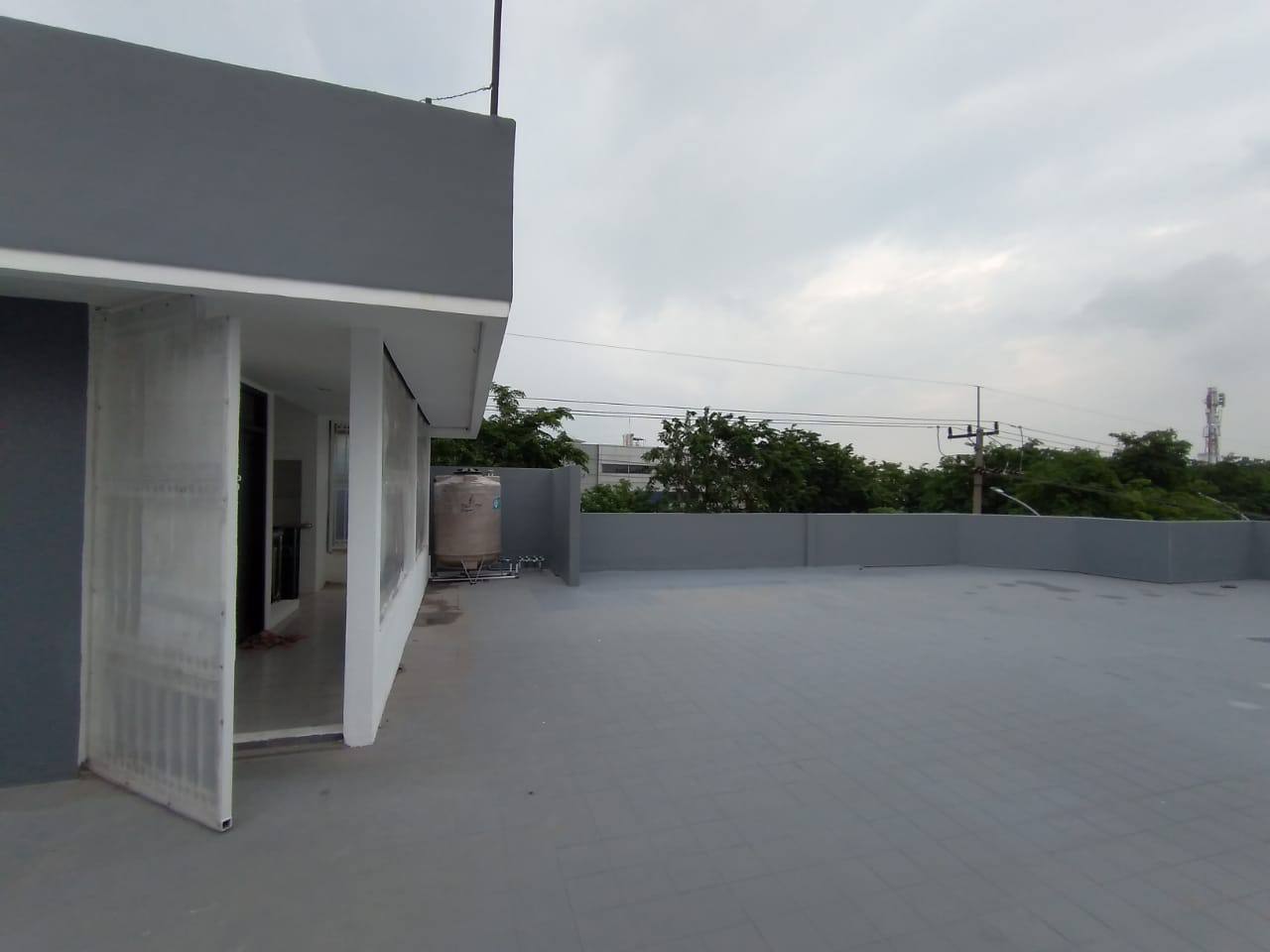Disewakan Gedung Kenjeran Lokasi Strategis Surabaya Utara - Thumbnail 6