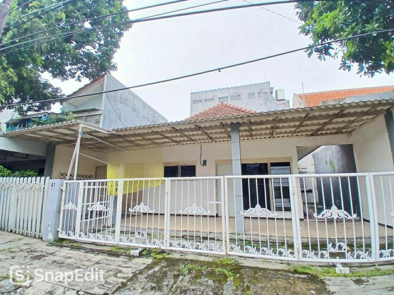 Disewakan Rumah Siap Huni Jl. Padmosusastro Surabaya Barat - Image 1