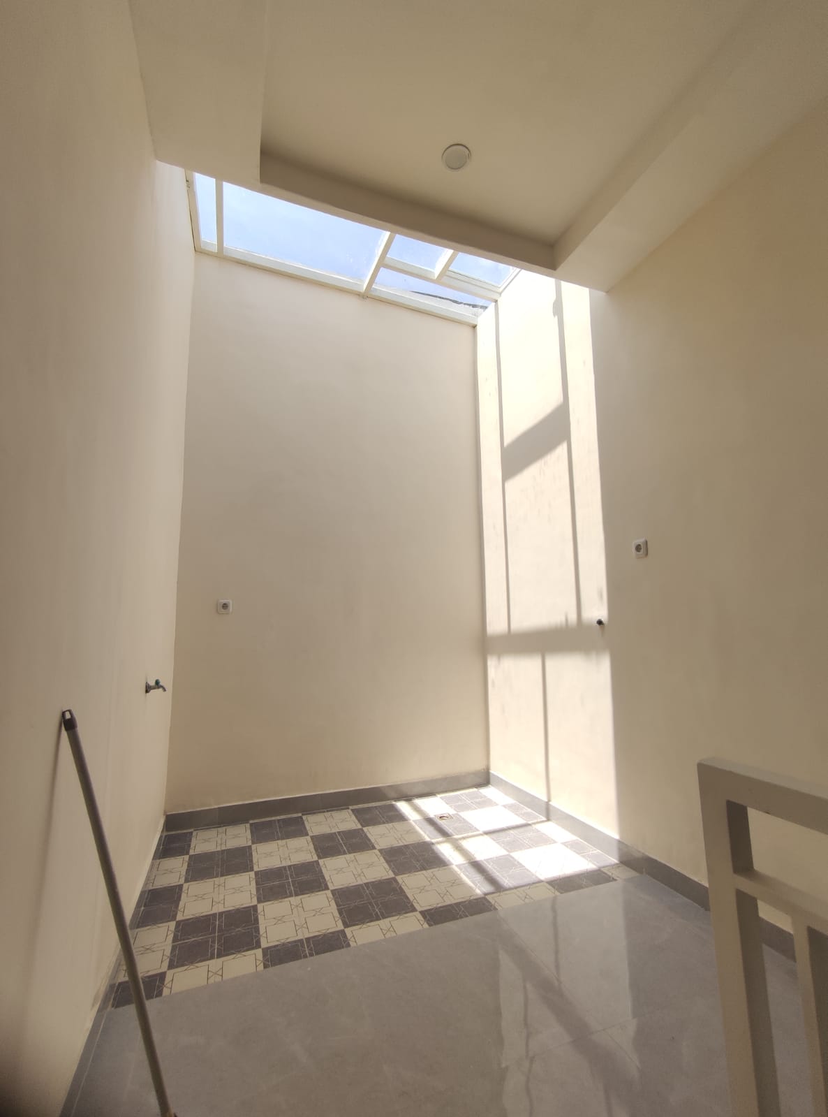 Dijual Rumah 2 Lantai di Mulyosari Utara Surabaya Timur - Thumbnail 3