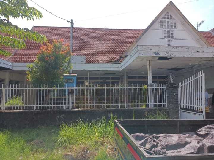 Disewakan Rumah Luas Siap Huni di Doktor Wahidin Surabaya Pusat - Image 1