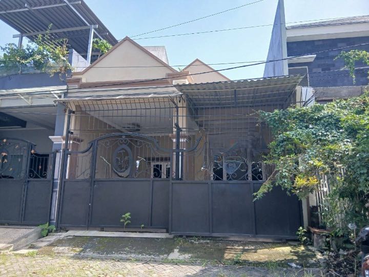Dijual/Disewakan Rumah Siap Huni di Jalan Kutisari Surabaya Timur - Image 1