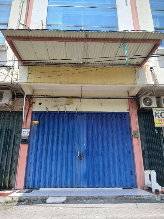 Dijual/Disewakan Ruko Strategis Ex Bank di Jalan Tenggilis Barat Surabaya Timur - Image 1