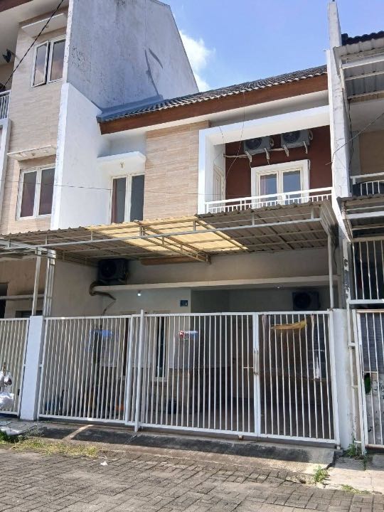 Dijual Rumah Furnished Siap Huni di Jalan Kutisari Surabaya Timur - Image 1