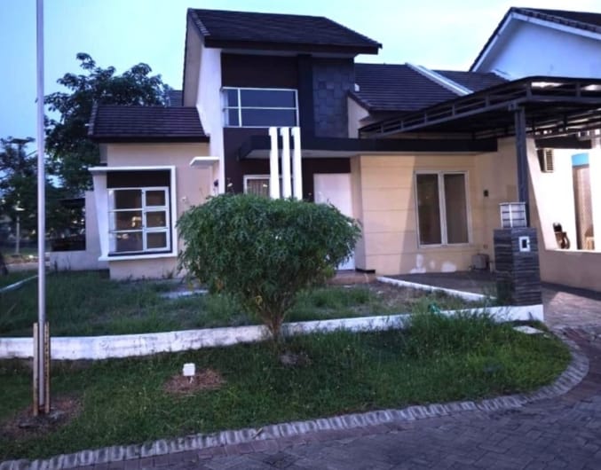 Dijual rumah Siap Huni lokasi strategis Menganti Gresik - Image 1
