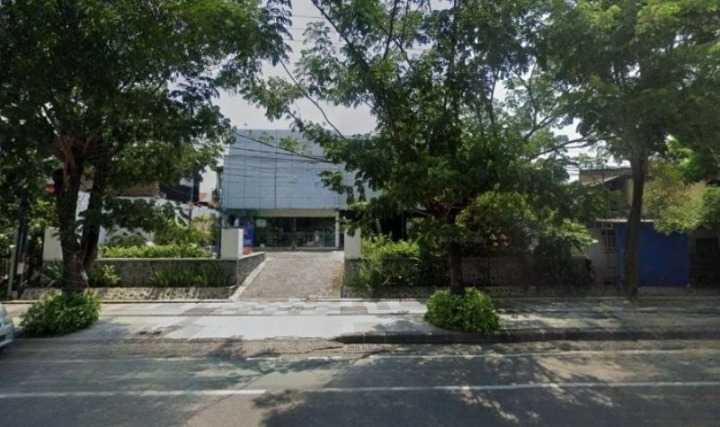 Disewakan Rumah Usaha Strategis di A Yani Surabaya Selatan - Image 1