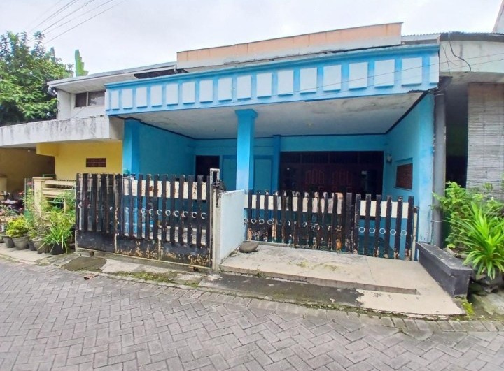 Dijual/Disewakan Rumah 2 Lantai Siap Huni di Manukan Asri Surabaya Barat - Image 1