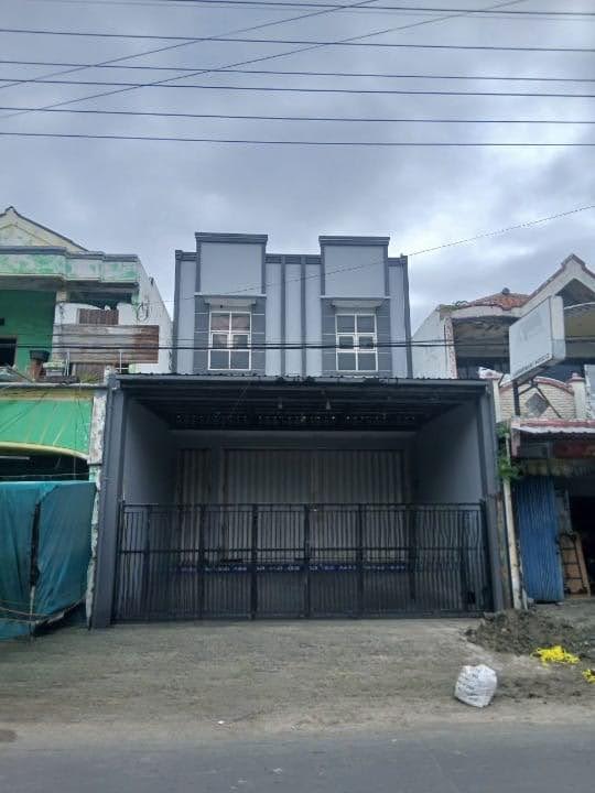 Disewakan Rumah Siap Huni di Balongsari Tama Surabaya Barat - Image 1