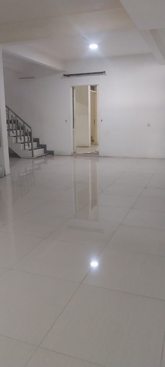 Disewakan Rumah Siap Huni di Jalan Raya Nginden Surabaya Timur - Thumbnail 5