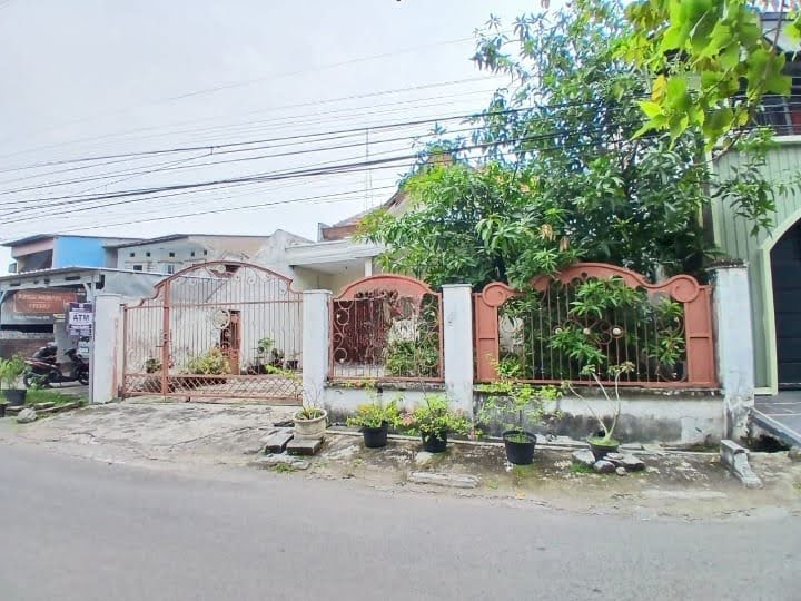 Dijual Rumah Murah Lokasi Strategis di Manukan Madya Surabaya Barat - Image 1