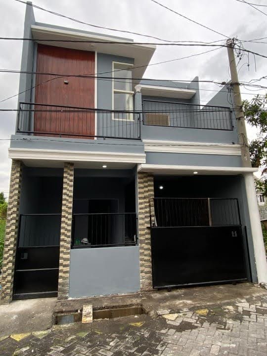 Dijual Rumah Murah 2 Lantai di Bumi Wonorejo Asri Surabaya Selatan - Image 1
