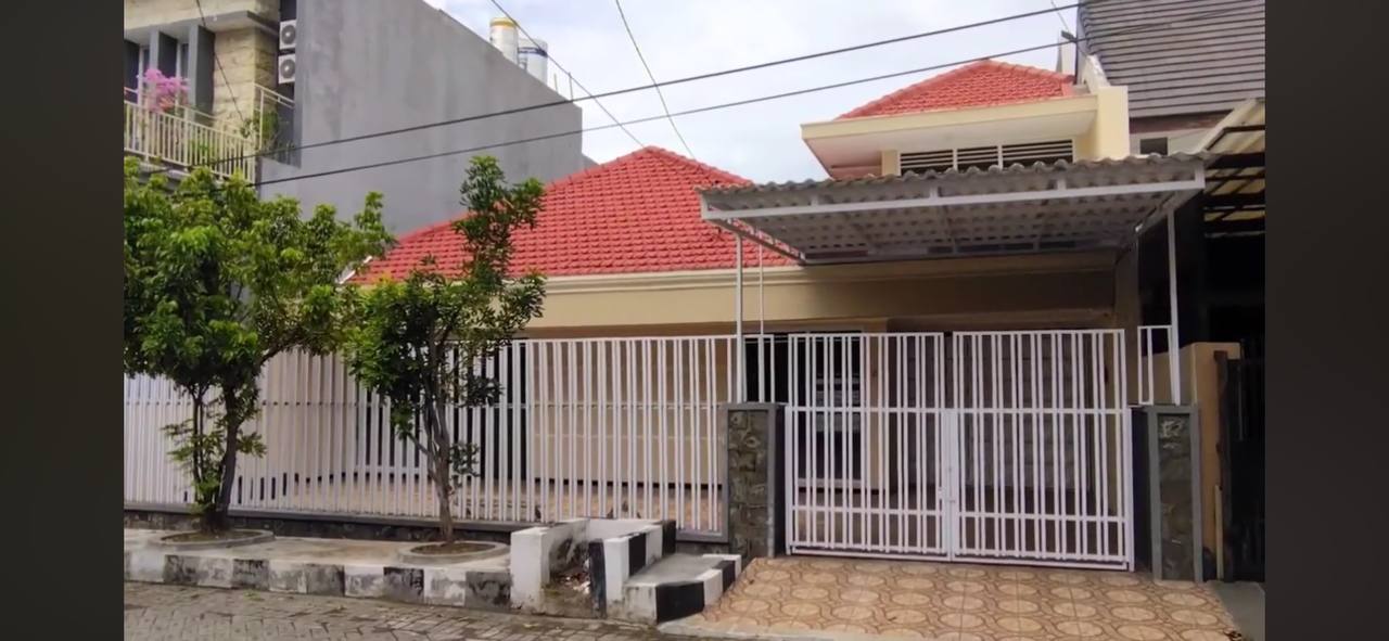 Disewakan Rumah 1,5 Lantai Strategis Jemur Andayani Surabaya Selatan - Image 1
