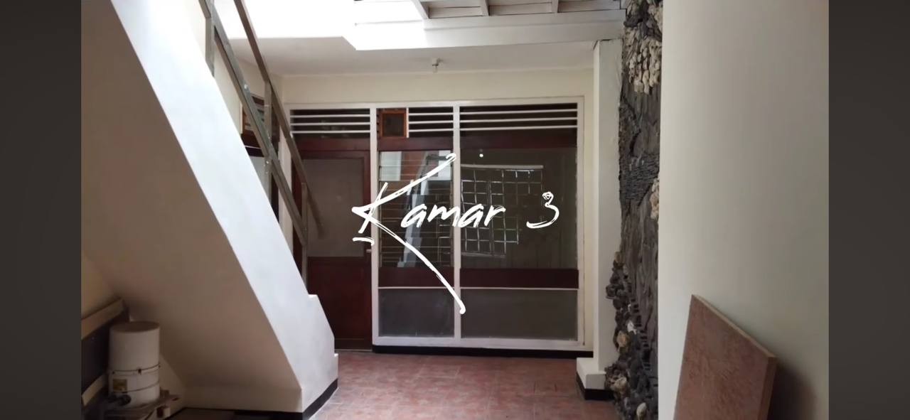 Disewakan Rumah 1,5 Lantai Strategis Jemur Andayani Surabaya Selatan - Thumbnail 3