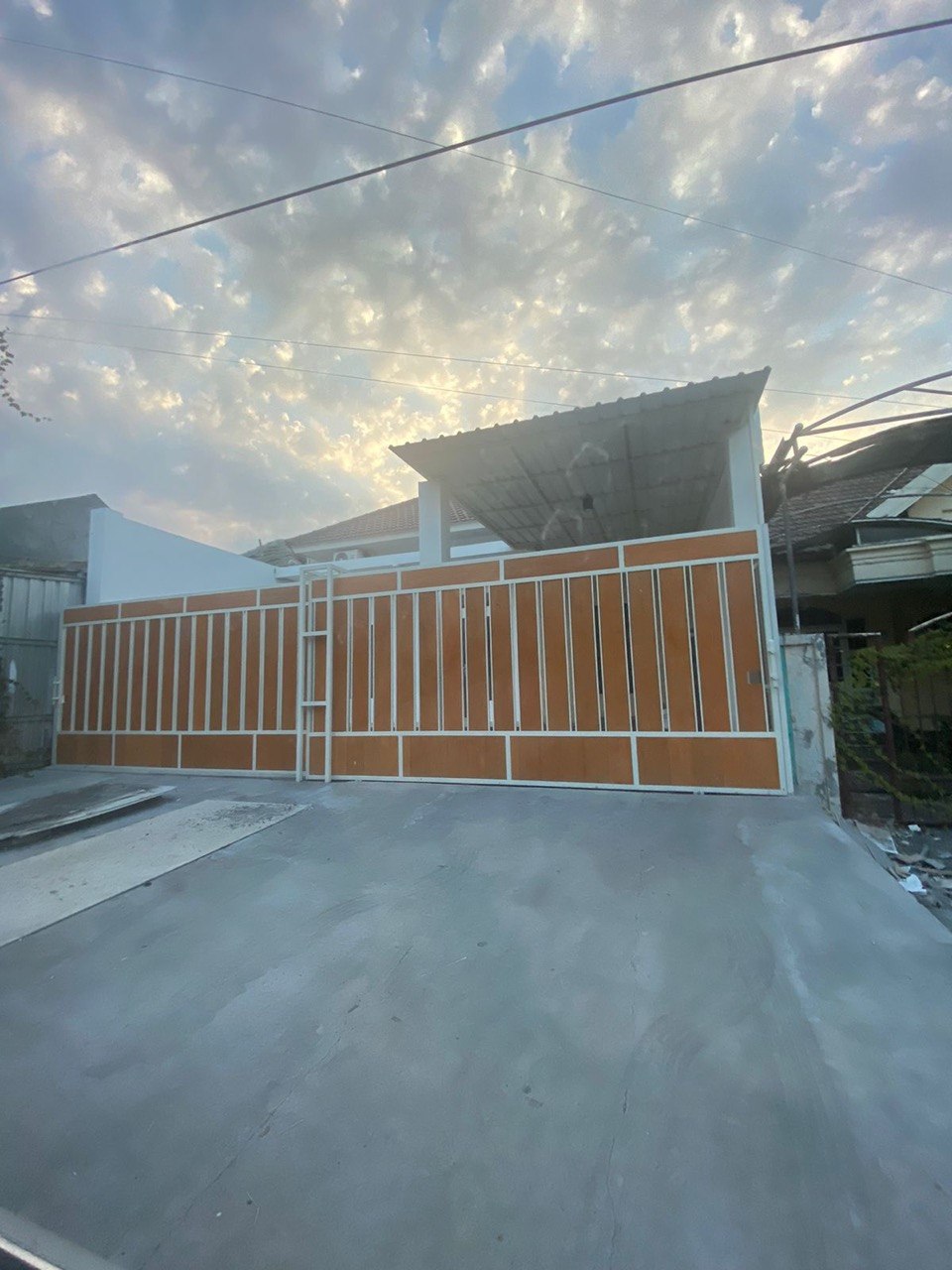 Disewakan Rumah 1 Lantai Siap Huni di Pondok Nirwana Baruk Barat Surabaya Timur - Image 1