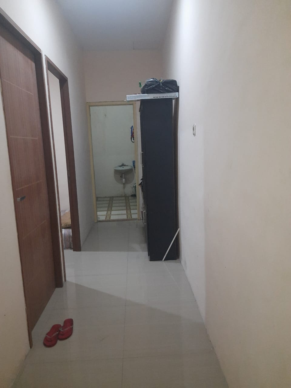 Dijual Rumah Karang Empat Surabaya Hadap Selatan – Luas Bangunan Besar 175 m² Cocok untuk Hunian Nyaman - Thumbnail 4