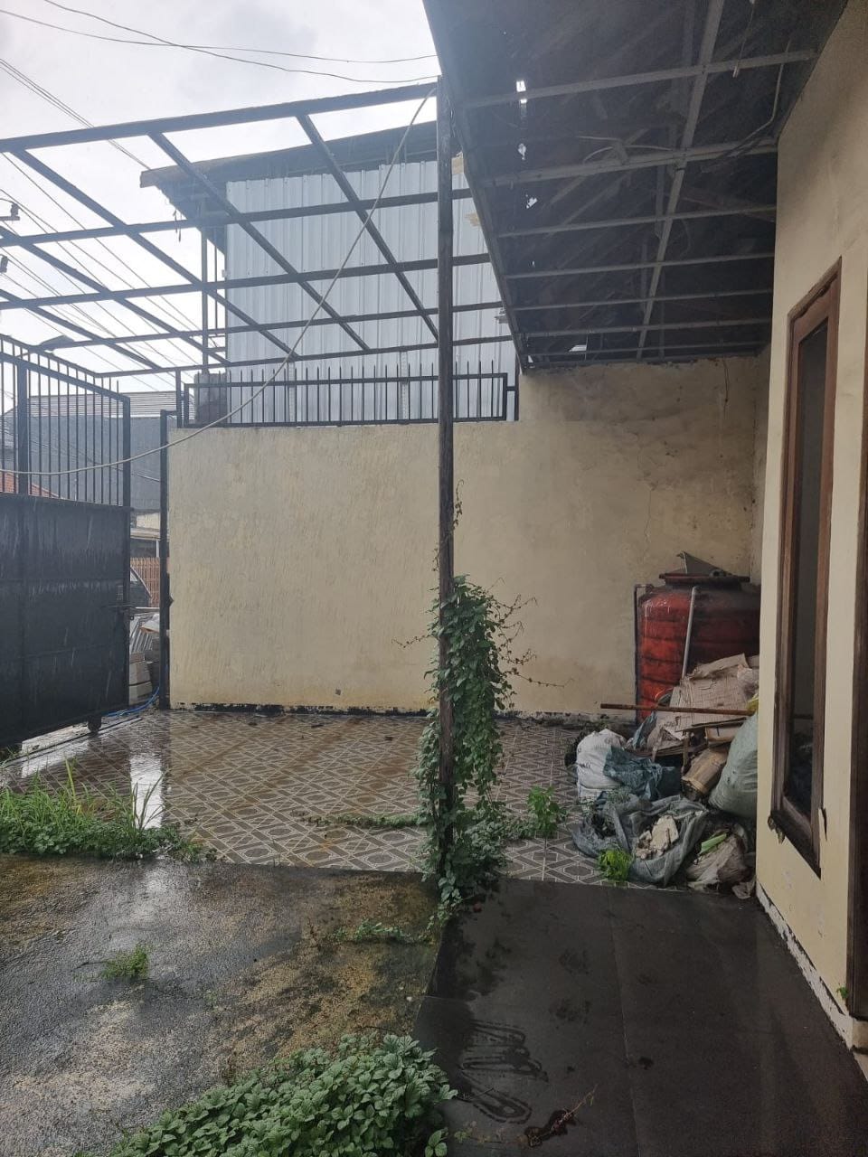 Disewakan Rumah 1 Lantai Strategis Pucang Sewu Surabaya Timur - Thumbnail 4