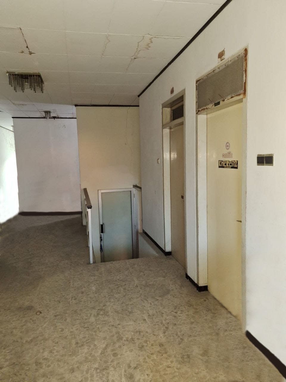 Dijual Rumah 2,5 Lantai Pucang Kerep Lokasi Strategis Surabaya Timur - Thumbnail 3