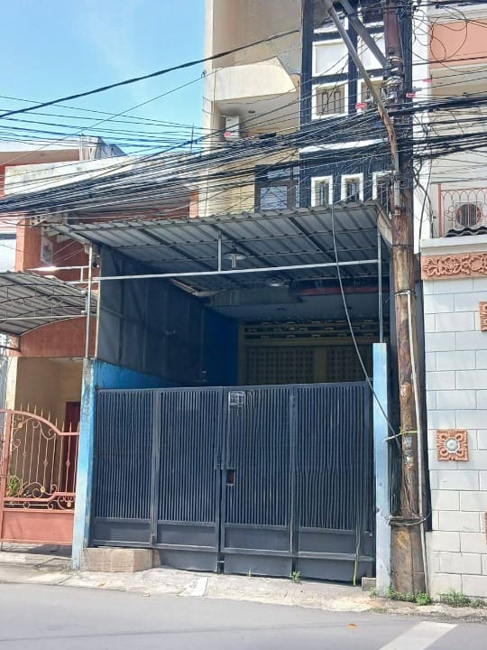 Disewa Ruko 3,5 Lantai Siwalankerto Lokasi Strategis Surabaya Selatan - Image 1