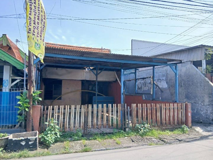 Dijual Rumah Hitung Tanah Jalan Juwingan Surabaya Timur - Image 1